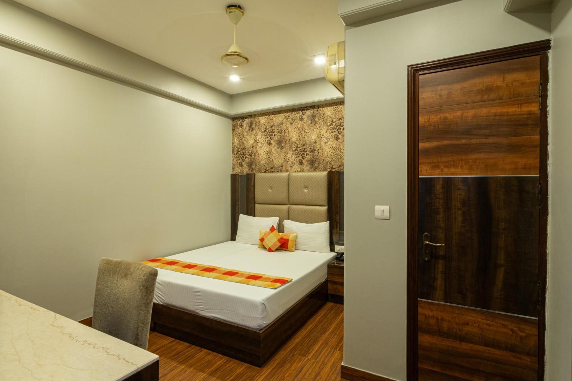 Hotel Sunstar Grand Delhi  Eksteriør bilde