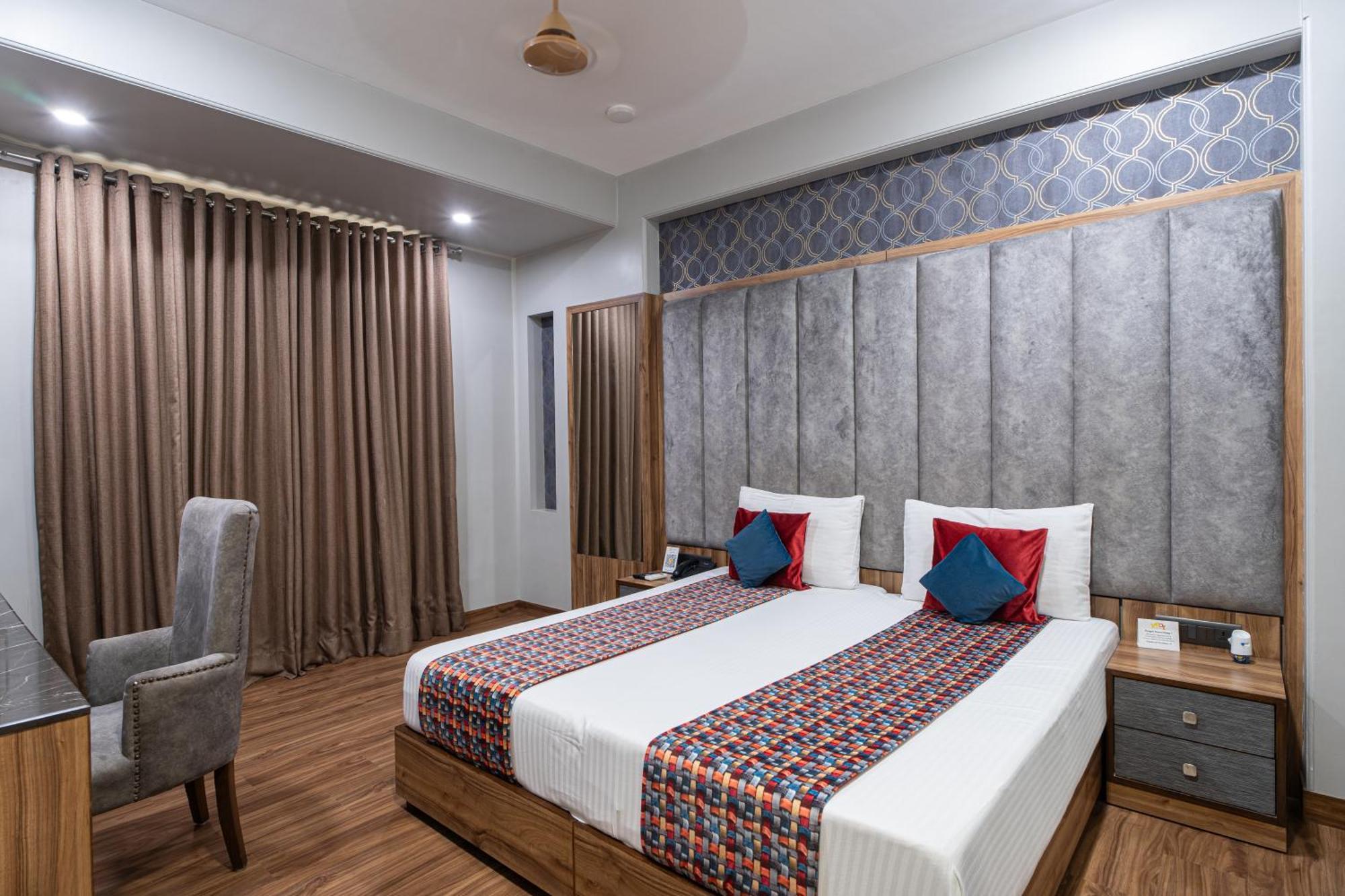 Hotel Sunstar Grand Delhi  Eksteriør bilde