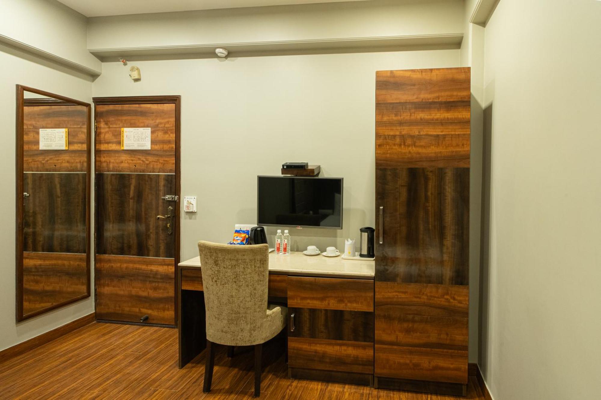 Hotel Sunstar Grand Delhi  Eksteriør bilde
