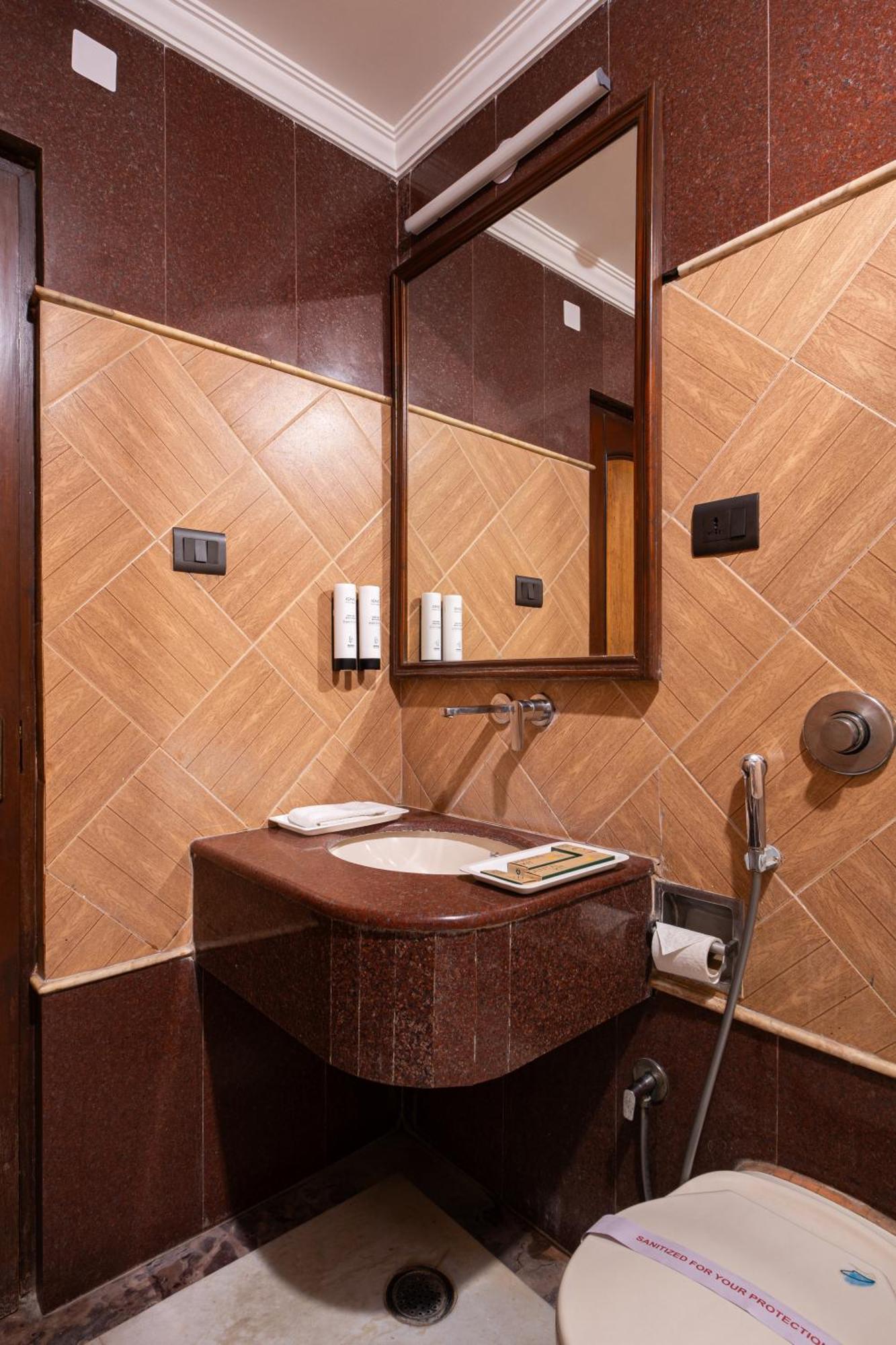 Hotel Sunstar Grand Delhi  Eksteriør bilde
