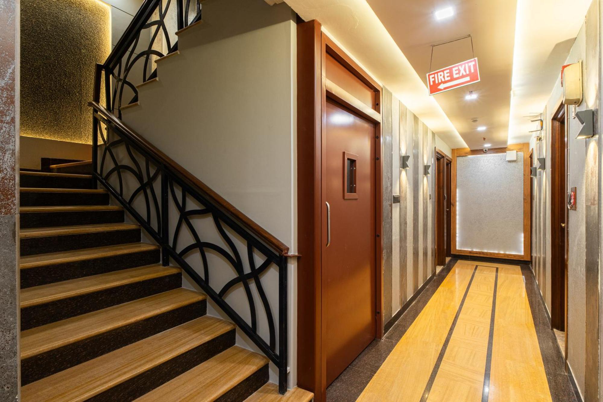 Hotel Sunstar Grand Delhi  Eksteriør bilde