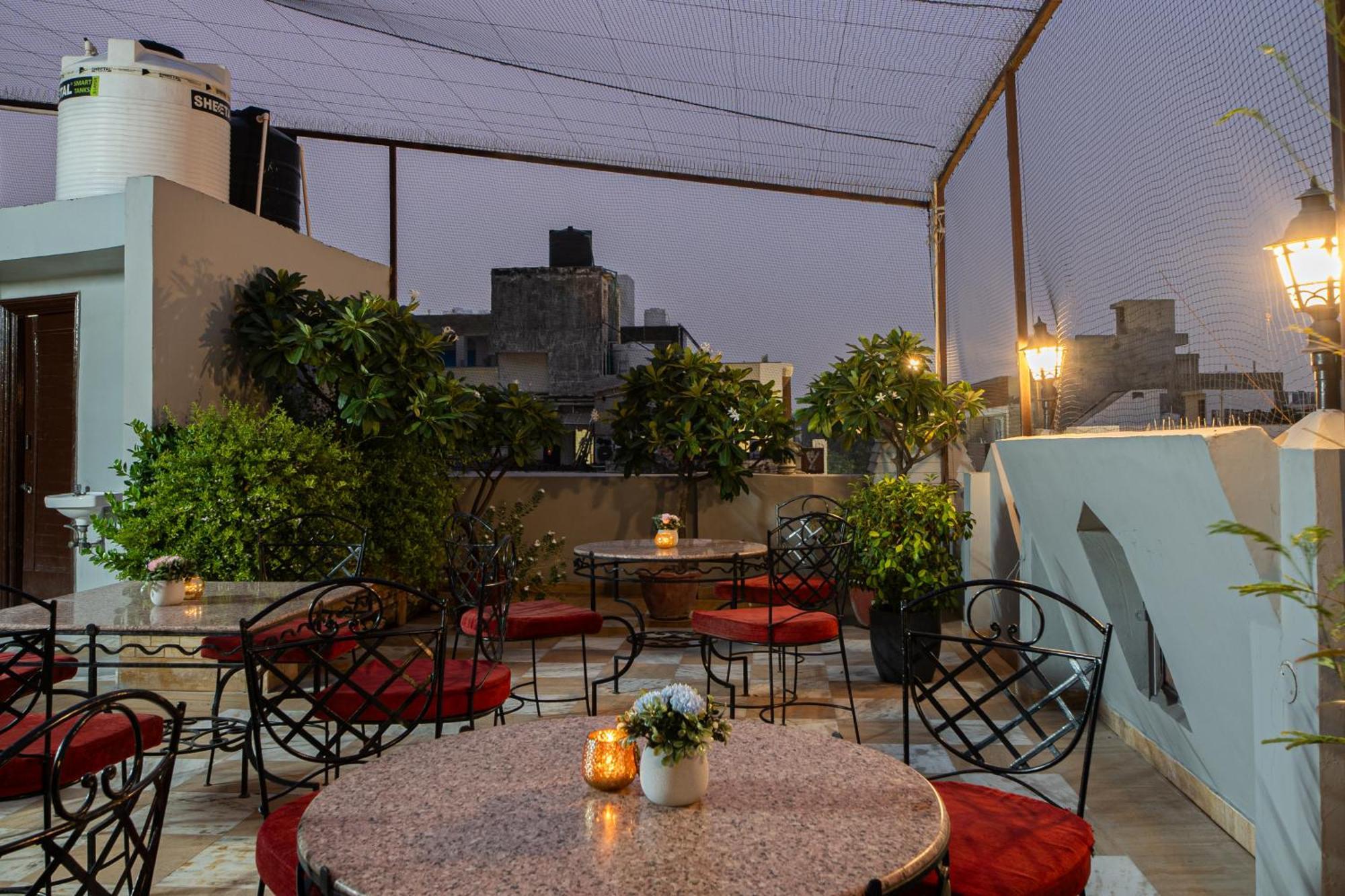 Hotel Sunstar Grand Delhi  Eksteriør bilde