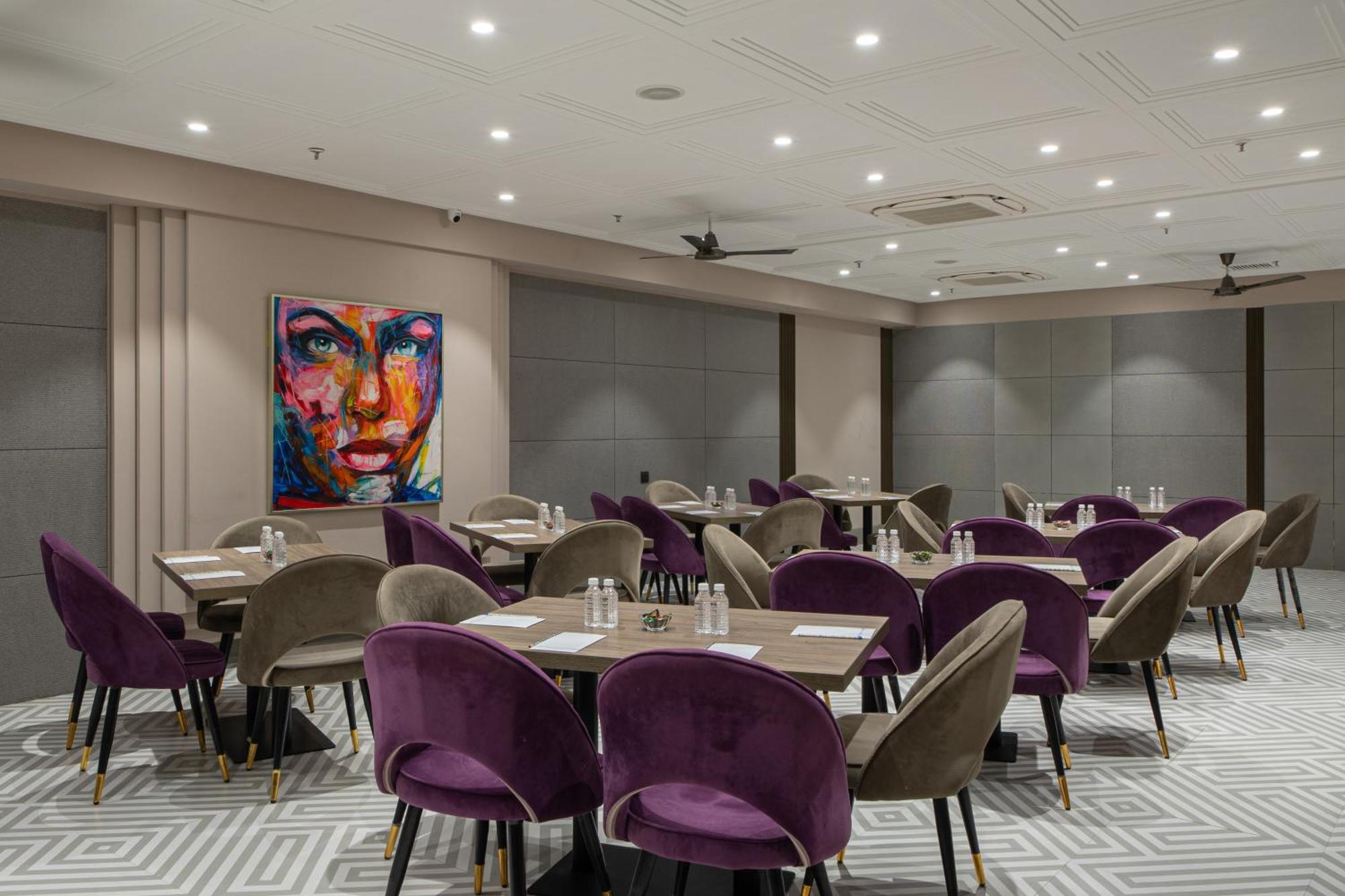Hotel Sunstar Grand Delhi  Eksteriør bilde
