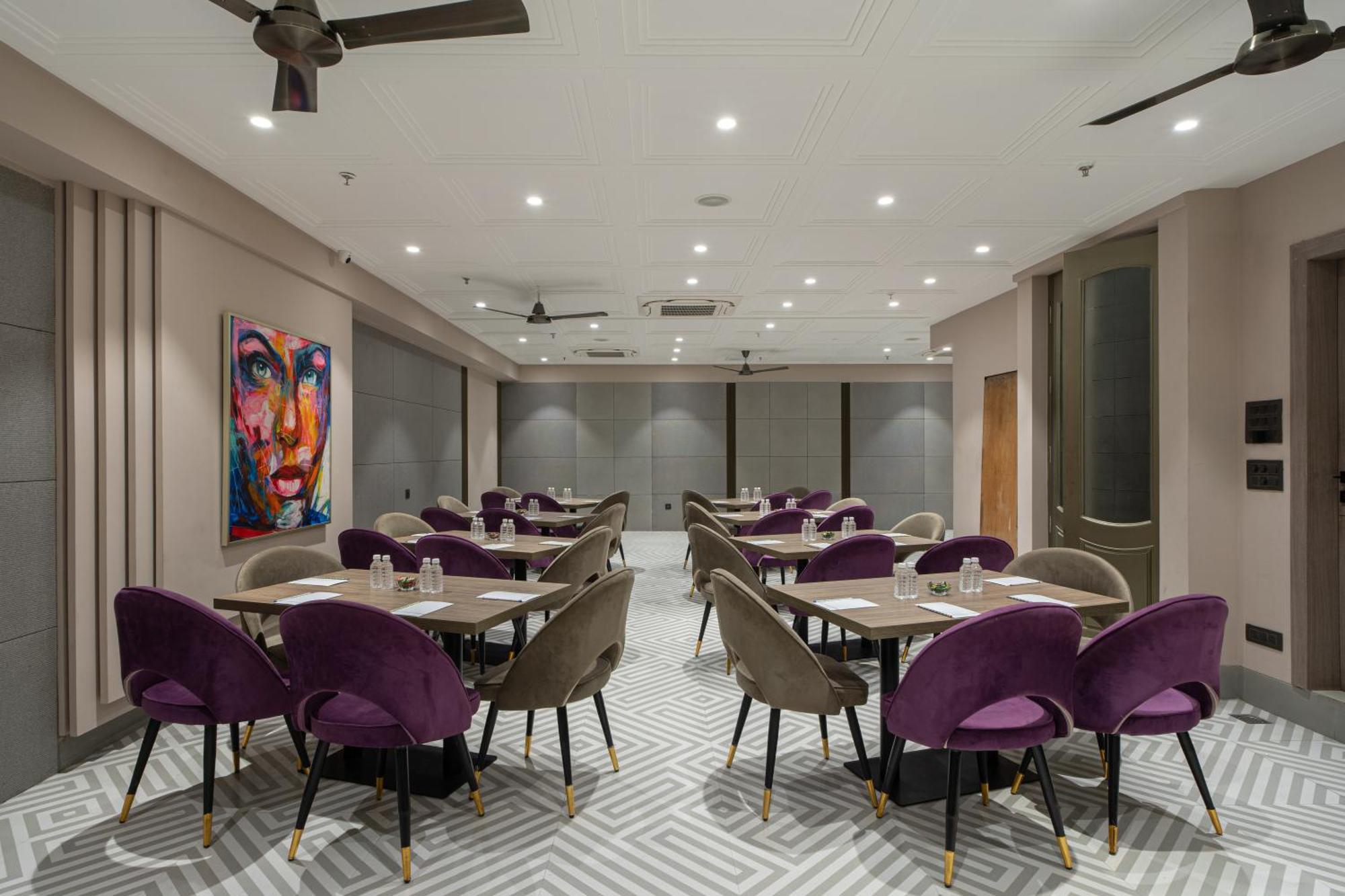 Hotel Sunstar Grand Delhi  Eksteriør bilde