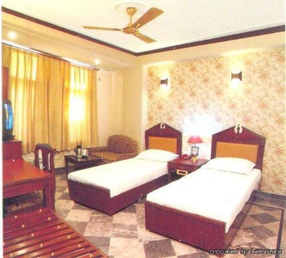 Hotel Sunstar Grand Delhi  Rom bilde