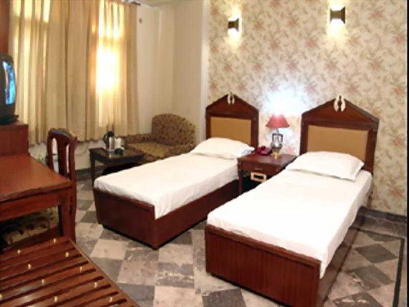 Hotel Sunstar Grand Delhi  Eksteriør bilde